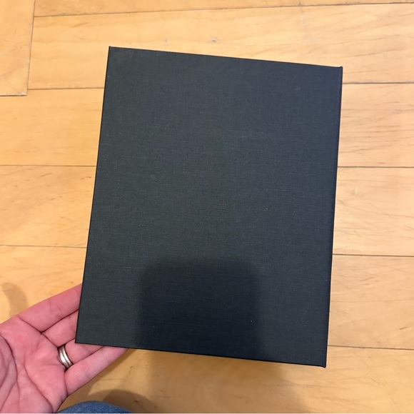 Appointed Three Ring Binder for 5.5x8.5 inch paper - Picture 8 of 8